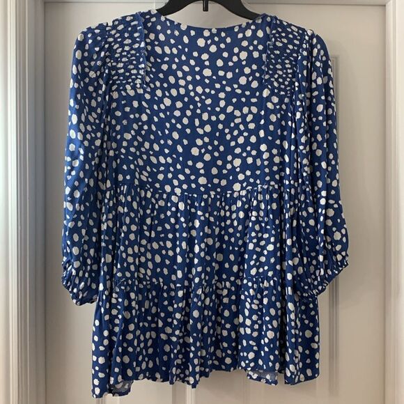 Jodifl Size small 3-Tier ruffle trendy top w/3/4 sleeves & ruching detail.  NWOT - Picture 2 of 7